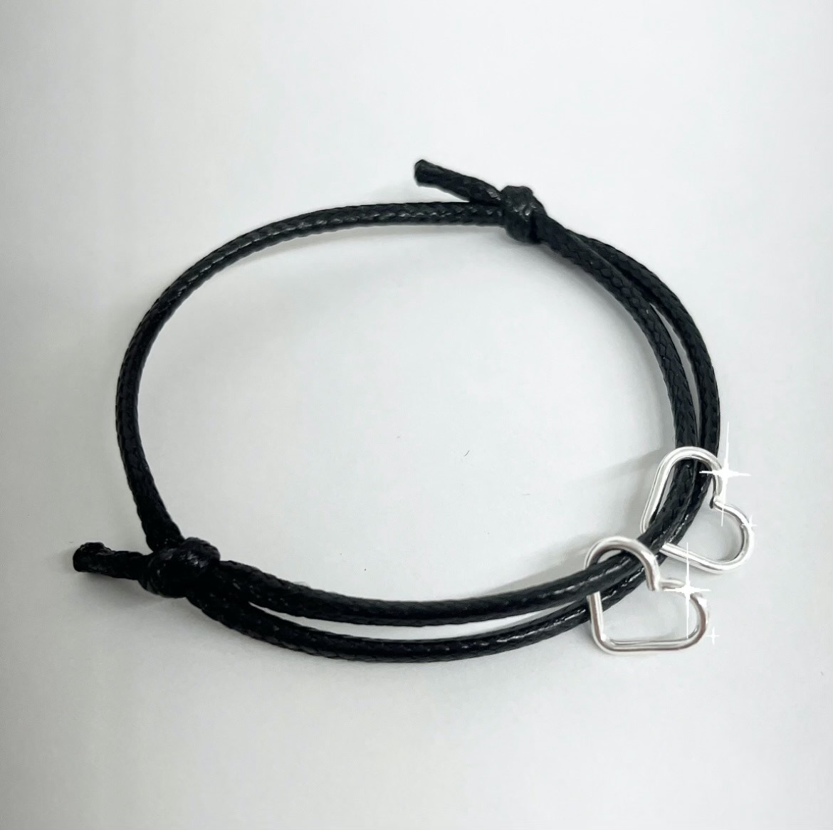 armband med trådhjärta