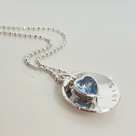 halsband med mars månadssten